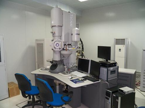 透射电子显微镜